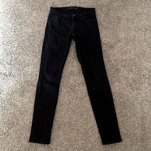 J Brand • Black Low-Rise Skinny Jeans 🖤